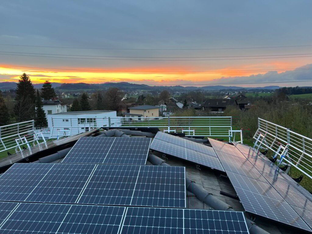 Kompakte Anlage im Selbstbau auf Zeltdach